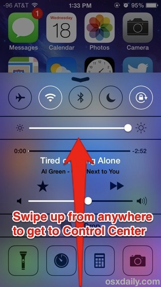 Desliza hacia arriba hasta el Centro de control en iOS 7