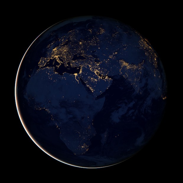 Tierra de noche, Europa, África, Medio Oriente, fondo de pantalla de la NASA