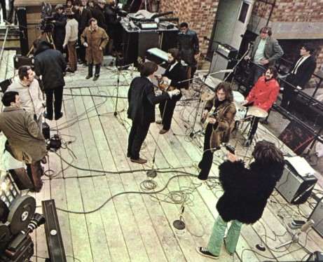 La policía bloquea la actuación en vivo de los Beatles en los tejados