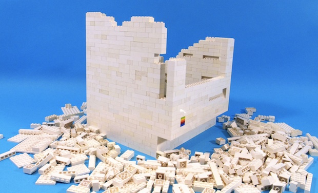Soporte para iPad LEGO Macintosh y soporte en progreso