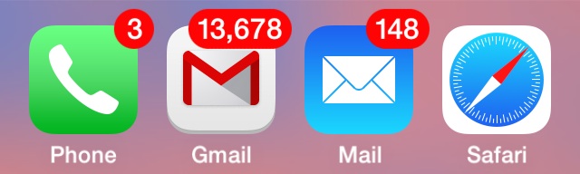La cantidad de mensajes no leídos en las aplicaciones de correo del iPhone.