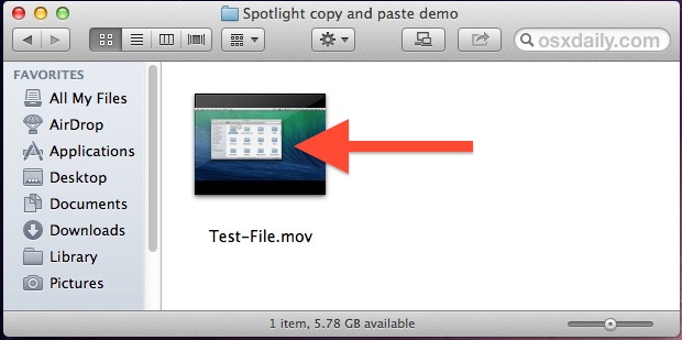 Un archivo copiado de Spotlight a una ventana del Finder