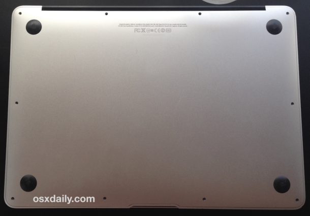 El MacBook Air se cerró con el nuevo SSD instalado 