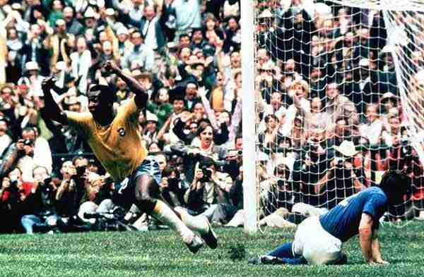 Pelé anotó en la victoria de Italia-Brasil en 1970