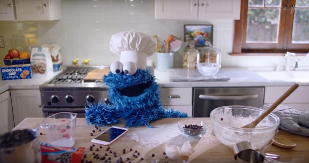 Cookie Monster y Siri en el anuncio de iPhone